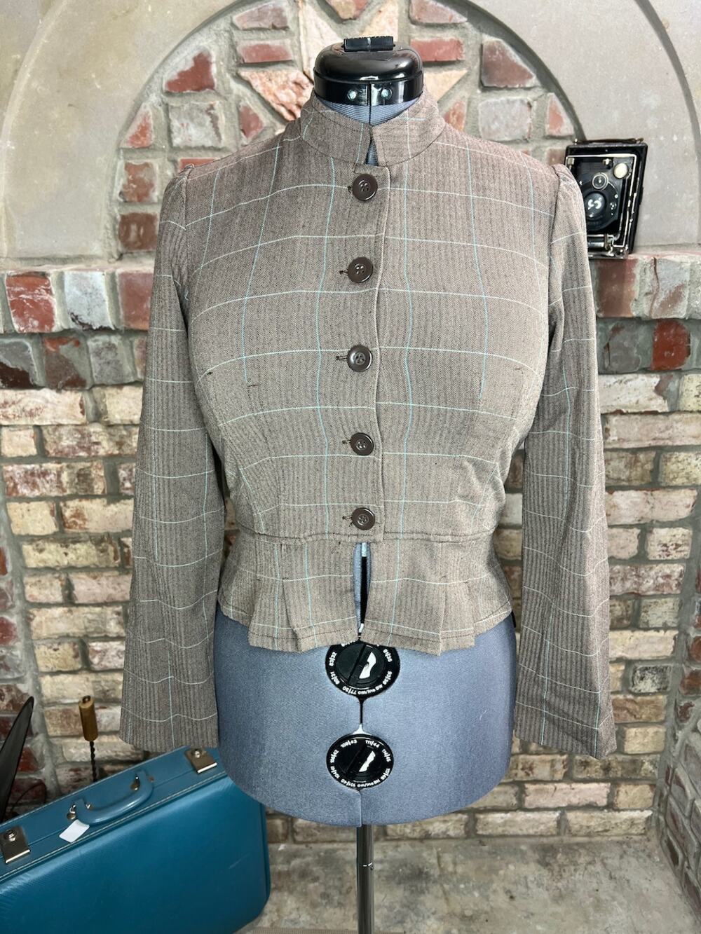 cropped blazer plaid ruffle hem Y2k brown blue